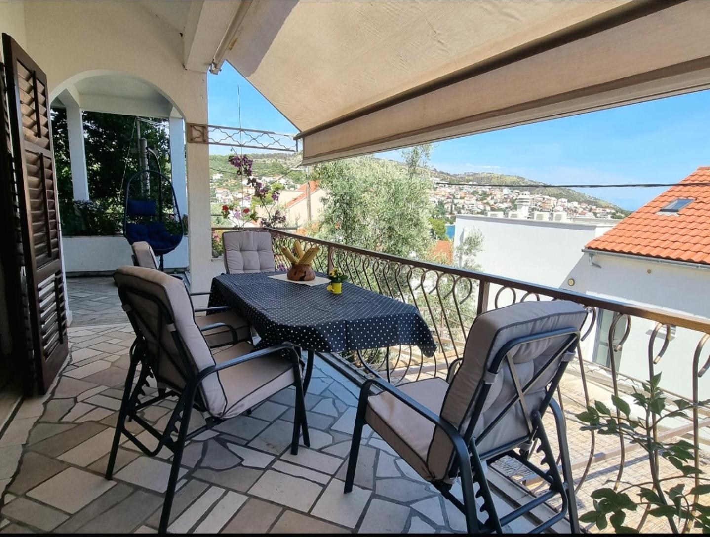 Villa Green Трогир Екстериор снимка